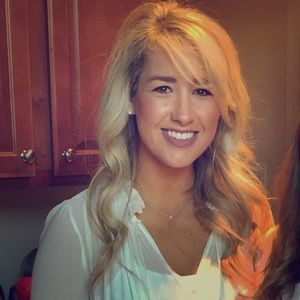 Meet your Posher, Caroline